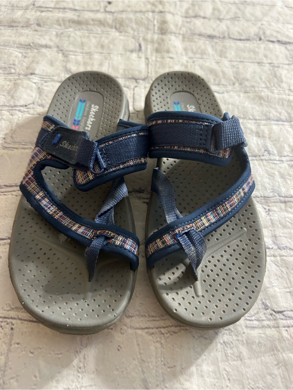 SKETCHERS REGGAE SANDALS BLUE WOVEN STRAPS MULTI COLORED VELCRO CLOSURE SIZE 6 - Picture 2 of 8